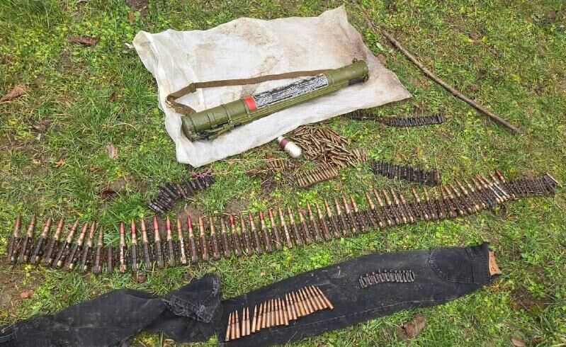 Саперы МЧС Южной Осетии совершили выезд в г. Квайса на место обнаружения схрона боеприпасов