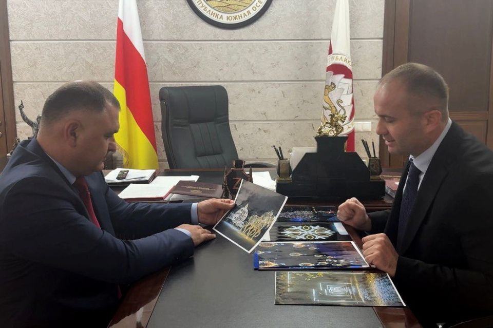 Президент Алан Гаглоев провел встречу с главой Администрации г. Цхинвал Аланом Габараевым
