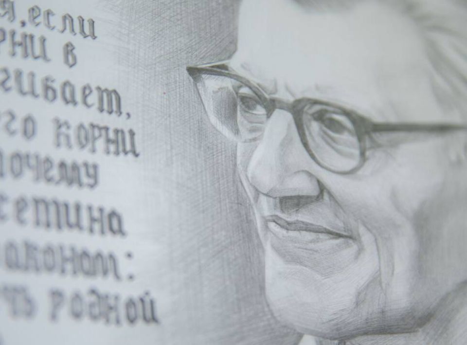 Памятник Васо Абаеву во Владикавказе установят за счет республиканского бюджета, заявил в ходе прямой линии глава республики Сергей Меняйло