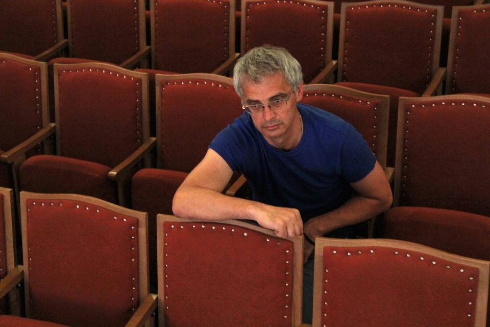 Южноосетинский режиссер представил обновленного "Отелло" в Москве