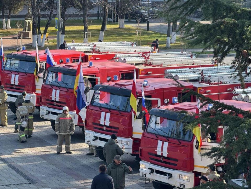 Чрезвычайное ведомство Южной Осетии получило первую партию спецтехники от МЧС России