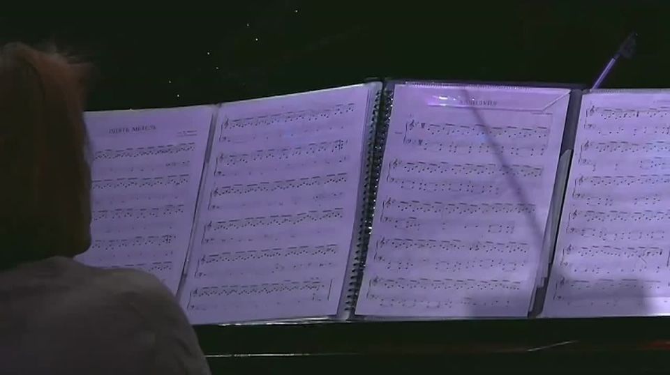 Она просто гений! Оркестр "Айзалд" вместе с Вероникой Джиоевой даст концерт в Цхинвале