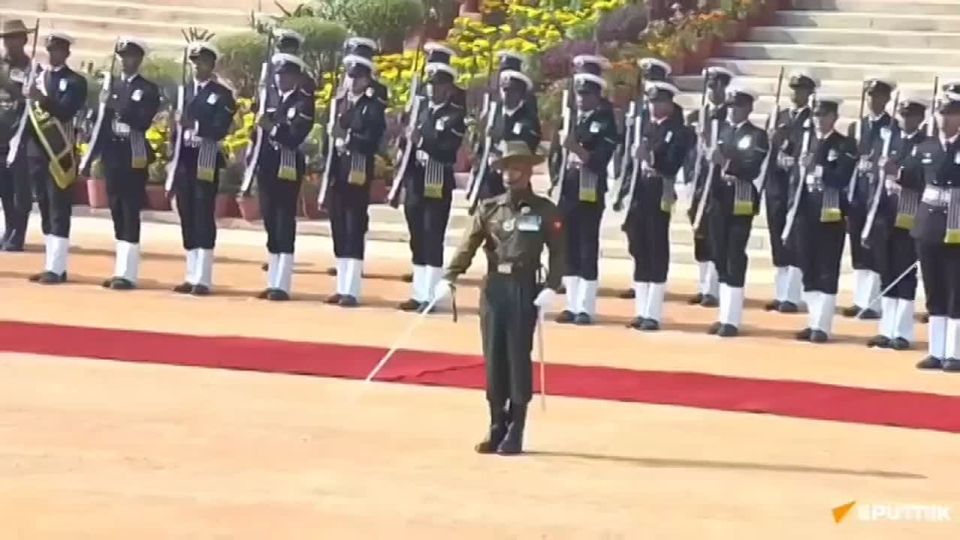 Президент Путин прибыл в Индию с рабочим визитом