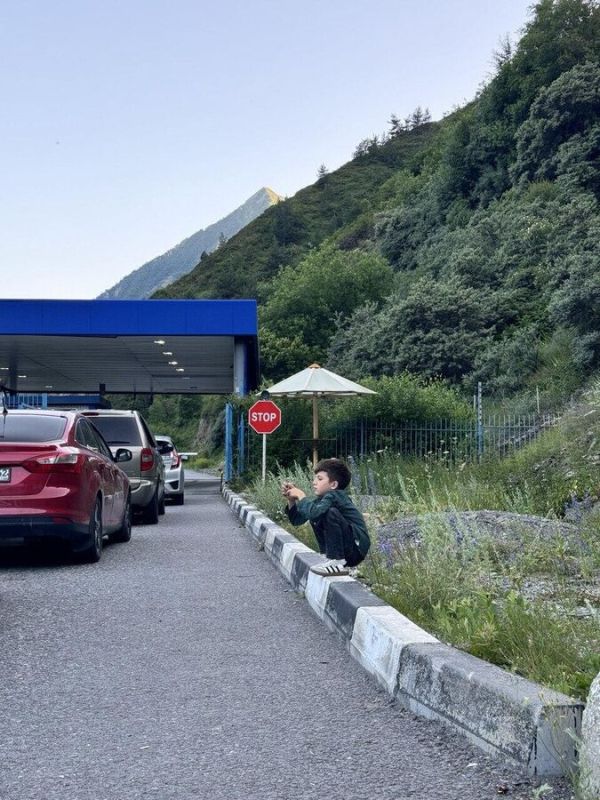 Детям до 14 лет для выезда из России понадобится загранпаспорт - посольство РФ