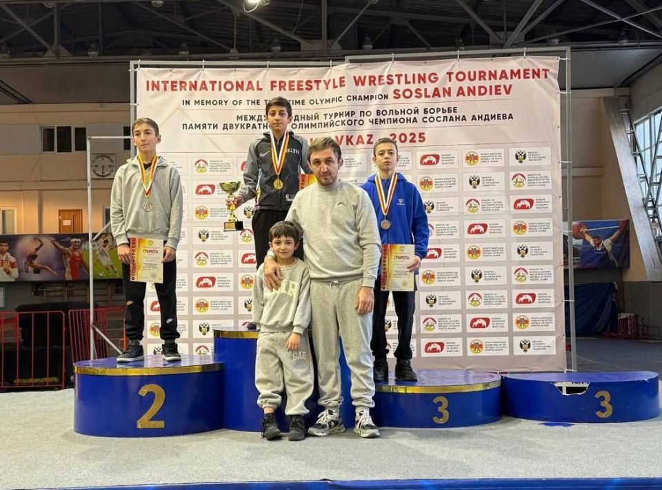 Во Владикавказе прошло первенство РСО-Алания по вольной борьбе среди юношей до 18 лет