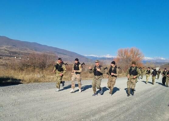 ОМОН Южной Осетии выбрал лучших: 8-километровый марш-бросок проверил выносливость бойцов