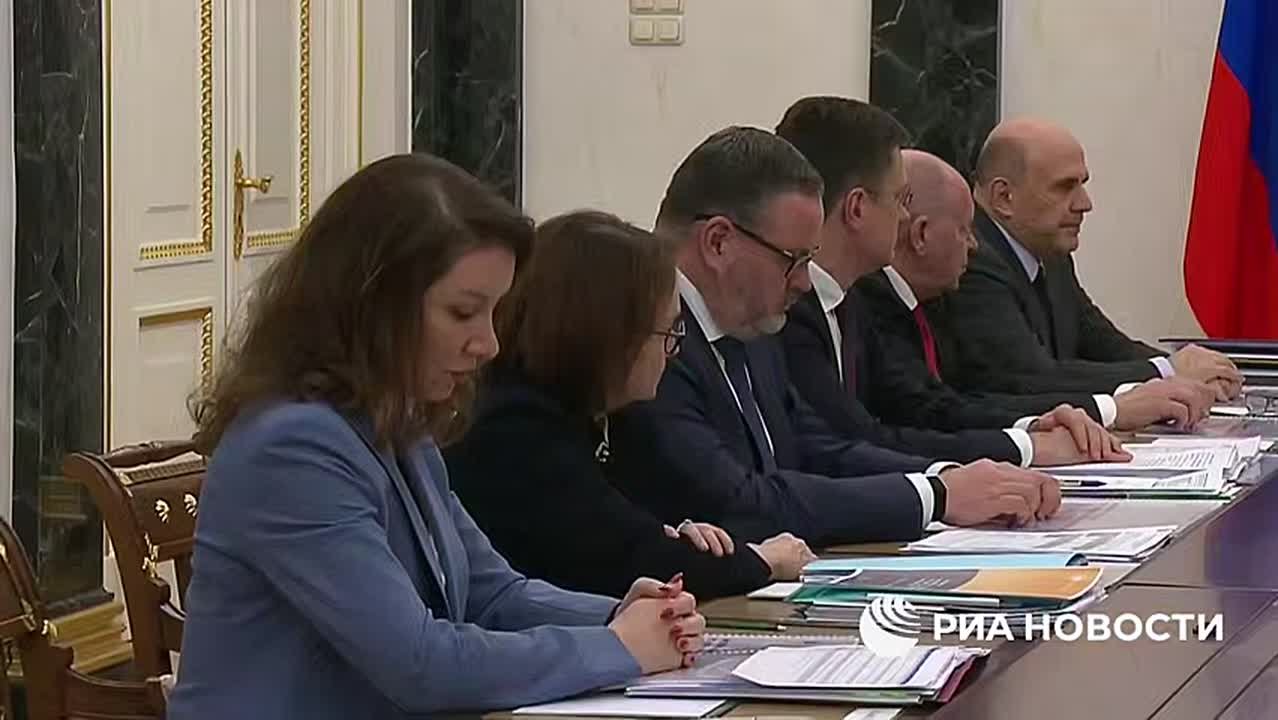 К 2036 году уровень бедности в России должен стать ниже 5%