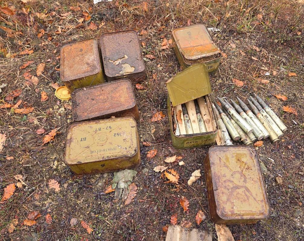 Саперы МЧС Южной Осетии обнаружили в селе Галуанта Цхинвальского района 30-миллиметровые снаряды от БМП-2 в количестве 124 штук