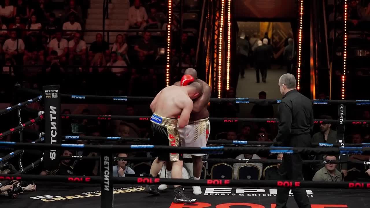 "Я просто тренируюсь и делаю свою работу" — Гассиев о победе над Пулевым