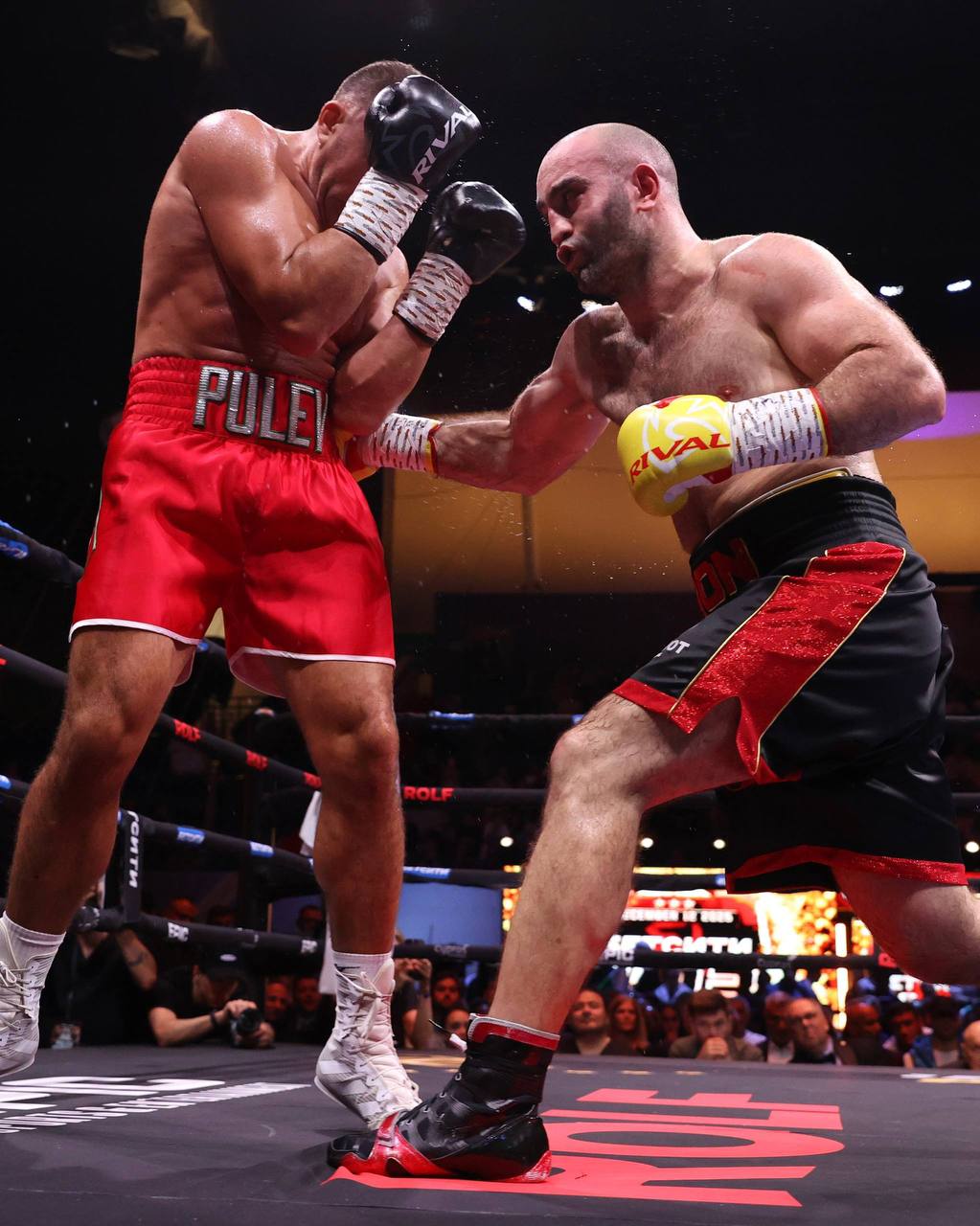 Еще кадры со вчерашнего боя Мурата Гассиева