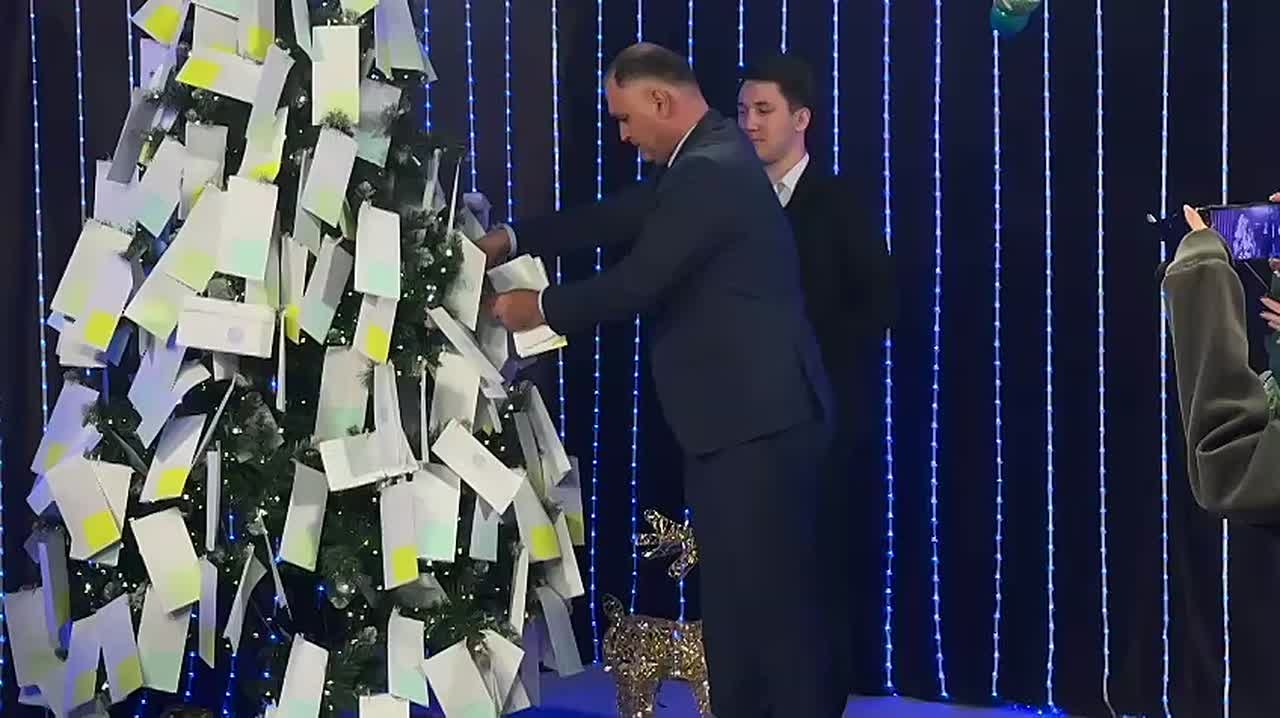 Президент Алан Гаглоев традиционно исполнит детские мечты