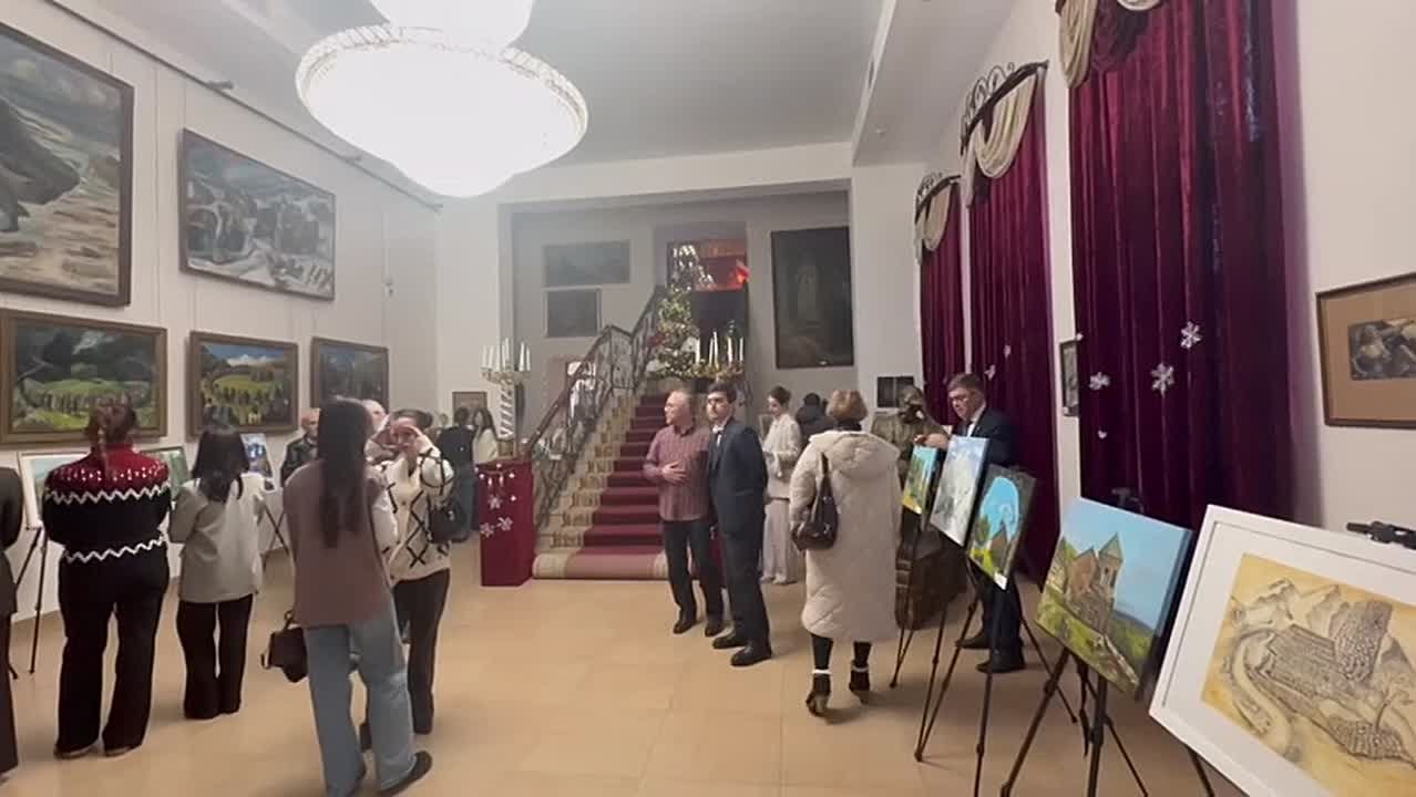 В Цхинвале открылась выставка молодых художников Южной Осетии