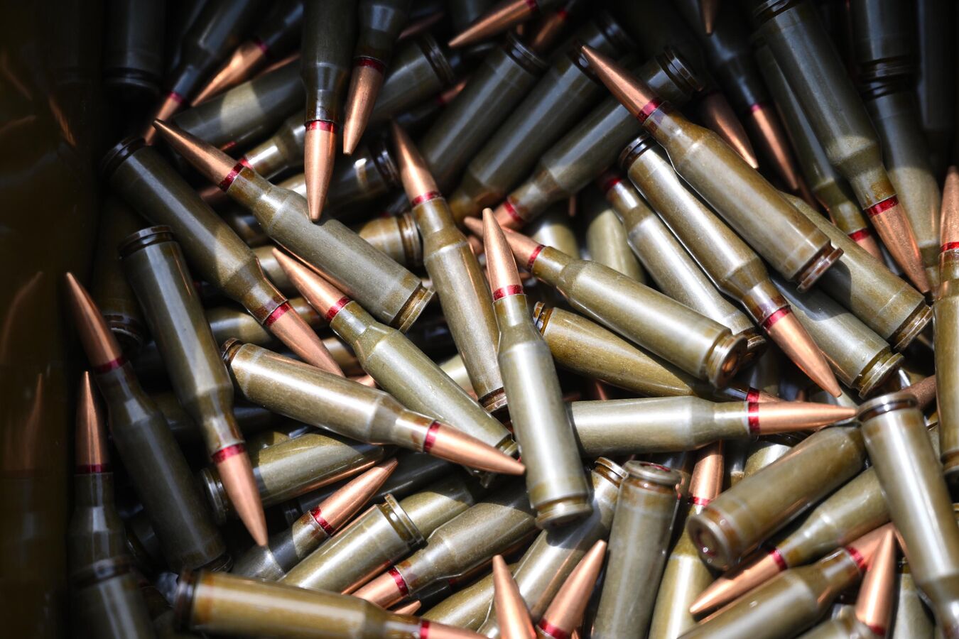 Жители Южной Осетии добровольно сдали оружие и сотни патронов